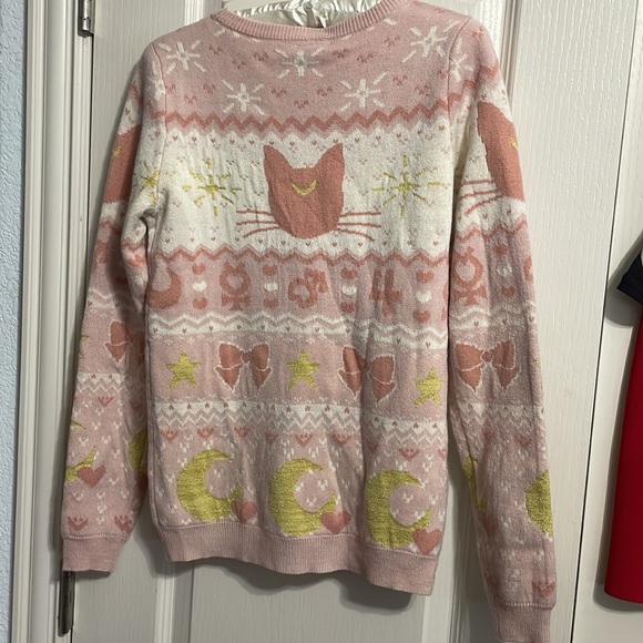 💙💖 Sailor Moon Luna & Sailor Guardian Symbols BoxLunch Exclusive Sweater - Picture 4 of 5